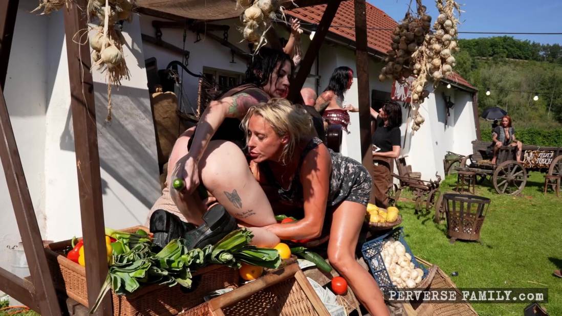 perversefamily-discount